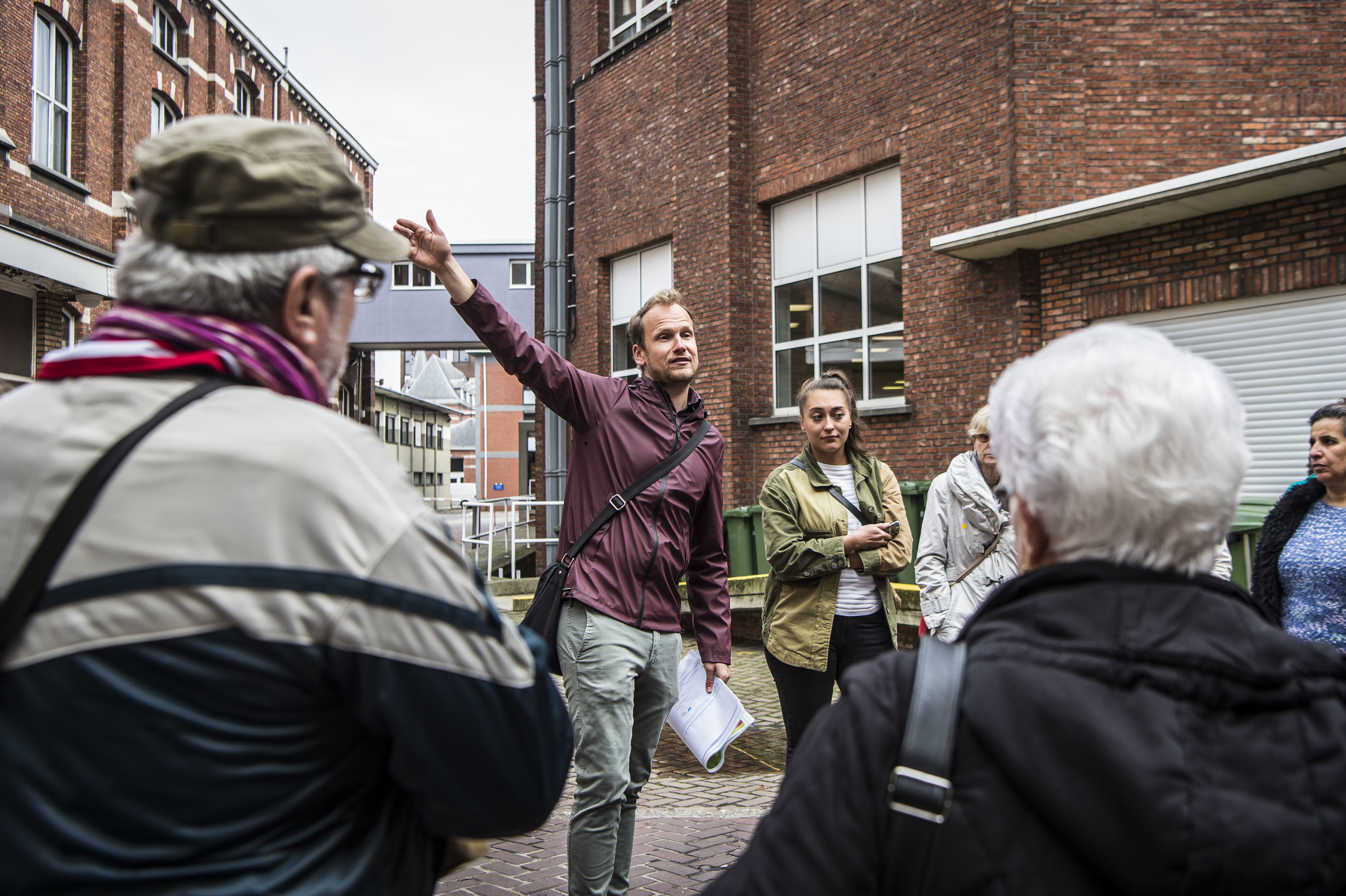 Een van de stops tijdens de rondleidingen door de Stuivenbergsite
